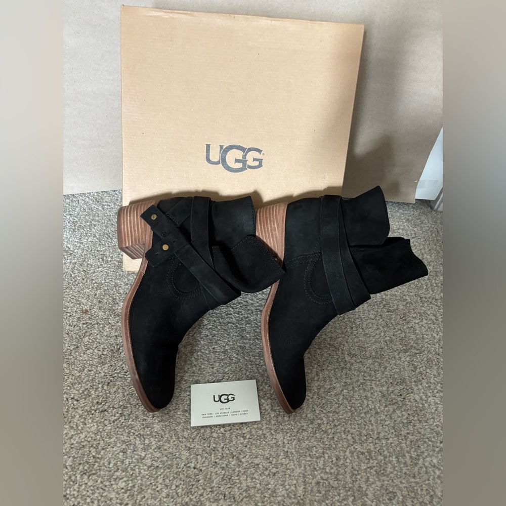 UGG Women's Elegant Black Ankle Booties - Picture 4 of 5